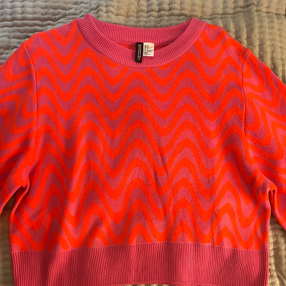 Cute sweater!!